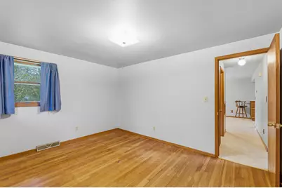 4302 E Parke Ridge Ln, Sheboygan, WI 53083 - Photo 11