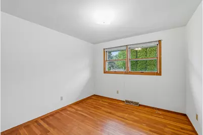 4302 E Parke Ridge Ln, Sheboygan, WI 53083 - Photo 15