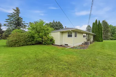 4302 E Parke Ridge Ln, Sheboygan, WI 53083 - Photo 19
