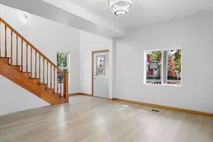 909 Vine St, La Crosse, WI 54601 - Photo 11