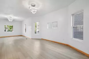 909 Vine St, La Crosse, WI 54601 - Photo 7
