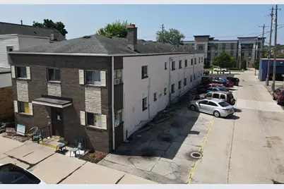 1423 S 81st St, West Allis, WI 53214 - Photo 1