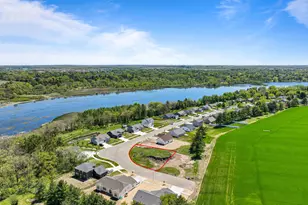619 Arbor Ridge Dr, Delavan, WI 53115 - Photo 5