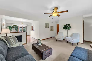6131 S 15th Ct, Milwaukee, WI 53221 - Photo 7