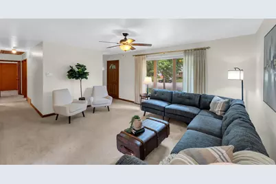 6131 S 15th Ct, Milwaukee, WI 53221 - Photo 5