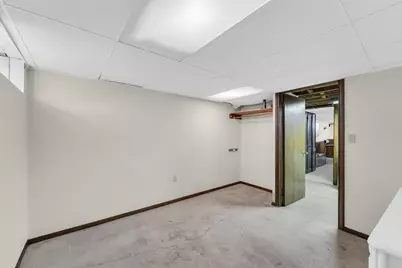 6131 S 15th Ct, Milwaukee, WI 53221 - Photo 35