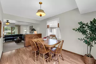 6131 S 15th Ct, Milwaukee, WI 53221 - Photo 9