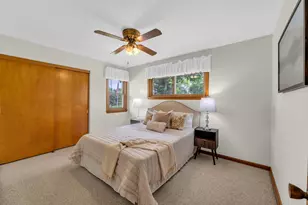 6131 S 15th Ct, Milwaukee, WI 53221 - Photo 21