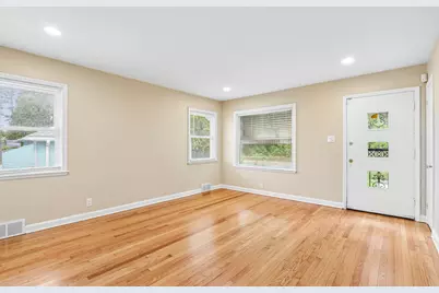 5175 N 27th St, Milwaukee, WI 53209 - Photo 3