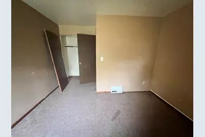 8911 N Swan Rd #E, Milwaukee, WI 53224 - Photo 9