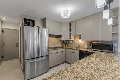 1610 N Prospect Ave #202, Milwaukee, WI 53202 - Photo 9