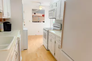 2101 W Good Hope Rd, Glendale, WI 53209 - Photo 9