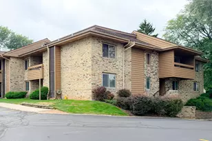 2101 W Good Hope Rd, Glendale, WI 53209 - Photo 23