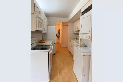 2101 W Good Hope Rd #102, Glendale, WI 53209 - Photo 7