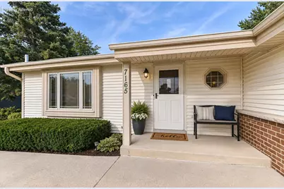 7165 S Tifton Dr, Franklin, WI 53132 - Photo 3