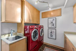 6540 N Atwahl Dr, Glendale, WI 53209 - Photo 19