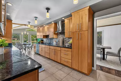 6540 N Atwahl Dr, Glendale, WI 53209 - Photo 21
