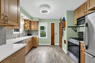 198 E Gauer Circle, Milwaukee, WI 53207 - Photo 11
