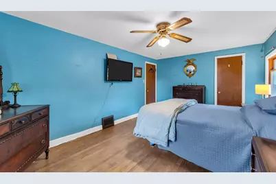198 E Gauer Cir, Milwaukee, WI 53207 - Photo 17