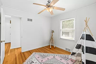 2539 N 80th St, Wauwatosa, WI 53213 - Photo 9