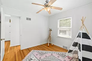 2539 N 80th St, Wauwatosa, WI 53213 - Photo 9