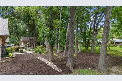 2416 N 118th St, Wauwatosa, WI 53226 - Photo 43