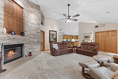 2416 N 118th St, Wauwatosa, WI 53226 - Photo 9