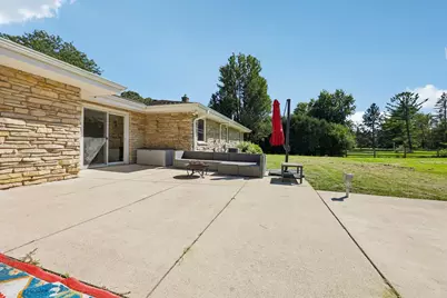 10043 N Greenview Dr, Mequon, WI 53092 - Photo 41