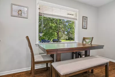 10043 N Greenview Dr, Mequon, WI 53092 - Photo 7