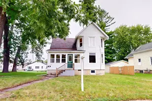 625 Grove St, Fort Atkinson, WI 53538 - Photo 1