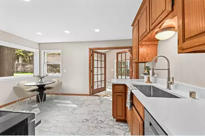 5737 N Sievers Pl, Glendale, WI 53209 - Photo 5