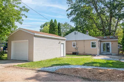 5737 N Sievers Pl, Glendale, WI 53209 - Photo 23