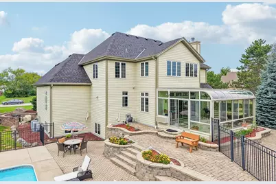 7380 S Cambridge Dr, Franklin, WI 53132 - Photo 11