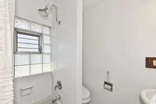 130 S James St, Waukesha, WI 53186 - Photo 17
