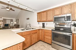314 S Jefferson St, Racine, WI 53185 - Photo 5