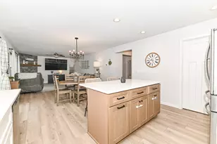 663 E Blf Cir, Racine, WI 53185 - Photo 7