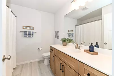 663  East Bluff Cir, Racine, WI 53185 - Photo 29