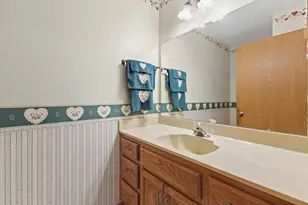 8173 S Legend Dr, Franklin, WI 53132 - Photo 19