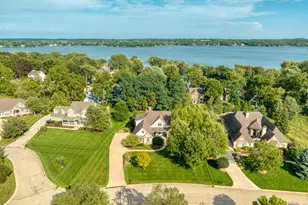 2120 Carriage Hills Dr, Delafield, WI 53018 - Photo 75
