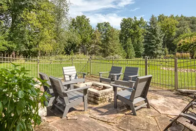 2120  Carriage Hills Dr, Delafield, WI 53018 - Photo 69