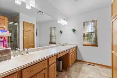 4020 W Lakeview Dr, Franklin, WI 53132 - Photo 23