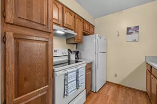 530 N Silverbrook Dr, West Bend, WI 53090 - Photo 11