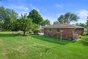 949 Hickory Hill Pkwy, Richfield, WI 53033 - Photo 9