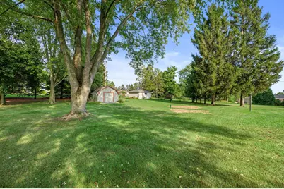 949  Hickory Hill Pkwy, Richfield, WI 53033 - Photo 11