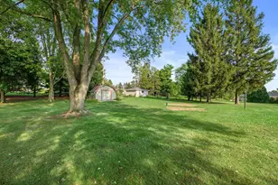 949 Hickory Hill Pkwy, Richfield, WI 53033 - Photo 11