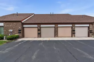 4157 W College Ave, Franklin, WI 53221 - Photo 17