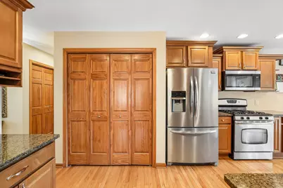 10059  Sheridan Rd, Pleasant Prairie, WI 53158 - Photo 15