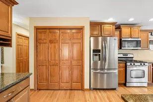 10059 Sheridan Rd, Pleasant Prairie, WI 53158 - Photo 15