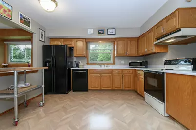 4695  Wessex Dr, Brookfield, WI 53045 - Photo 9