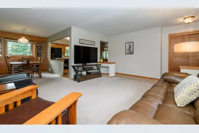 4695  Wessex Dr, Brookfield, WI 53045 - Photo 7